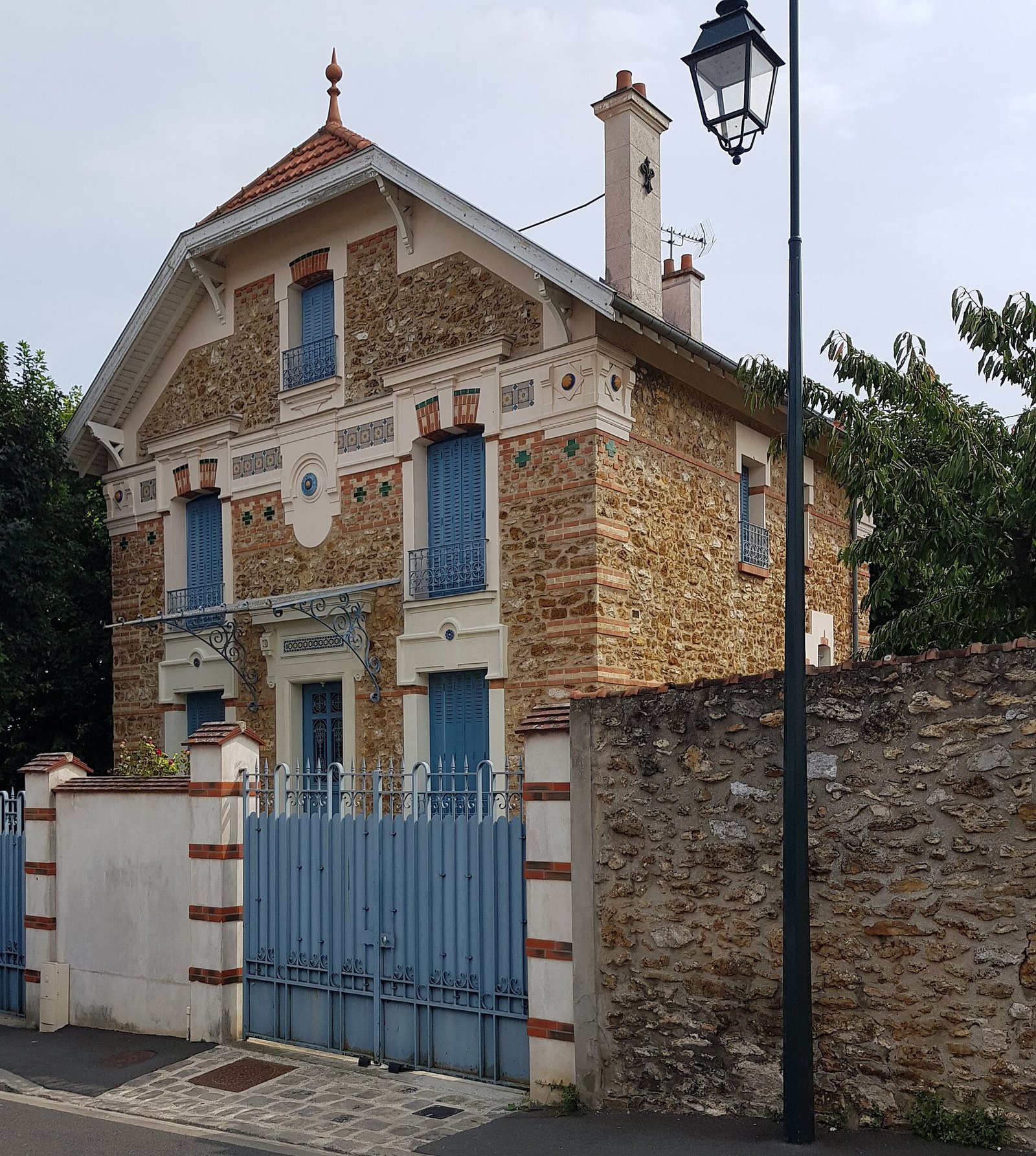 Maison en meulière à Montgeron, en Essonne